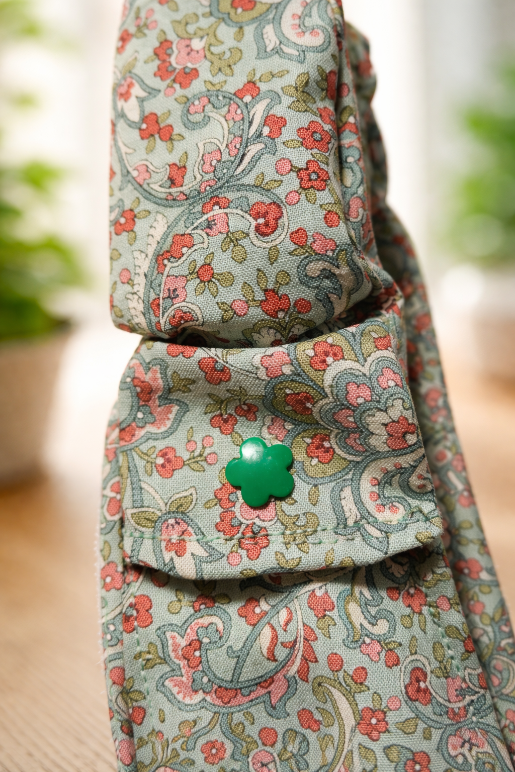 Adult bib / Clothes protector / Special needs bib / Washable / reusable