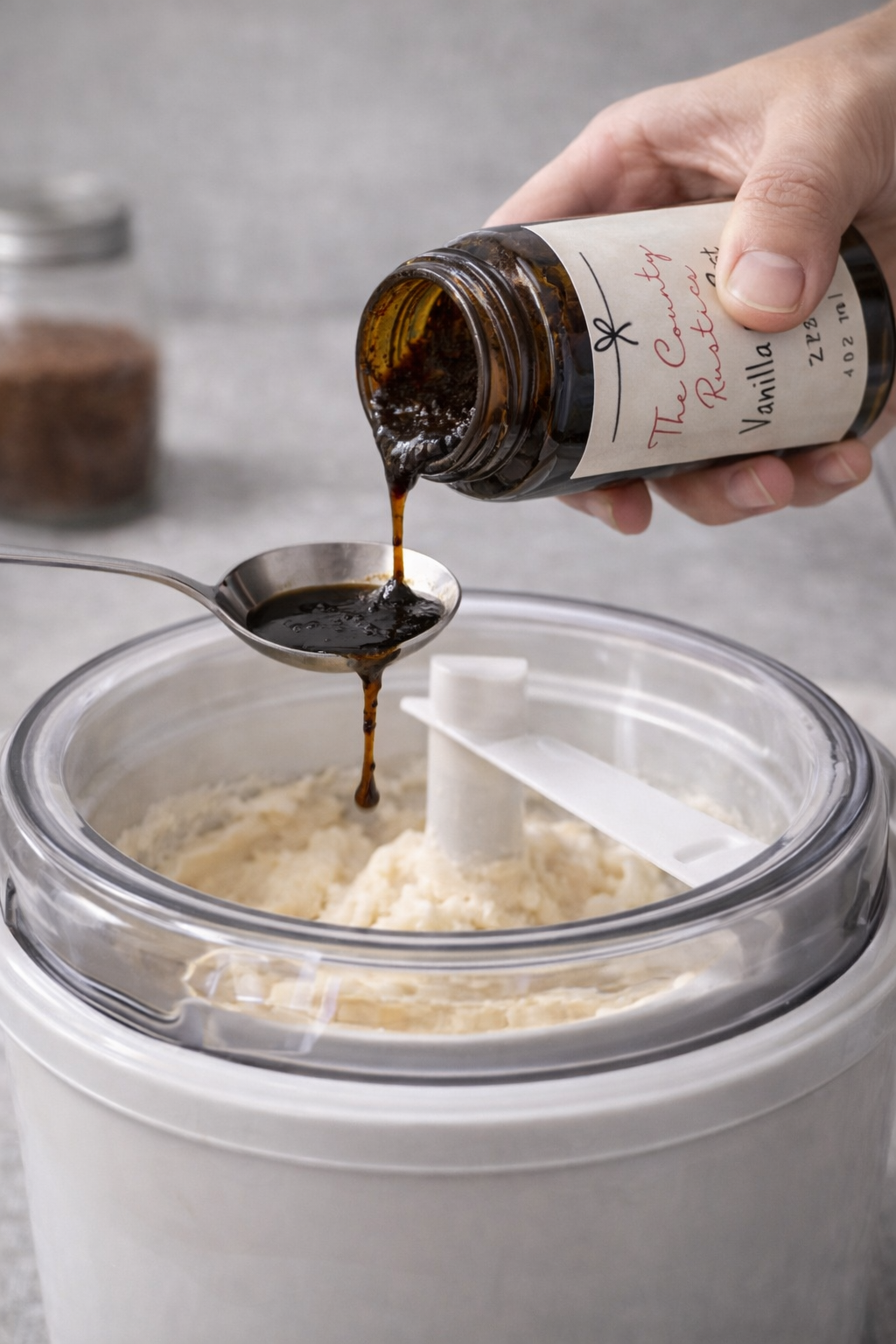 Vanilla Extract & Vanilla Paste: Madagascar Vanilla Beans, 4 oz Amber Bottle